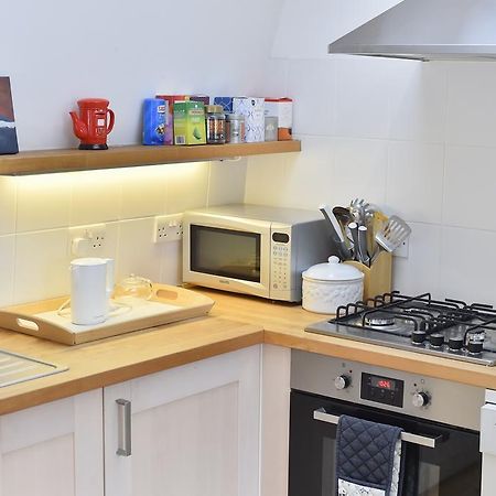 شقة لندن  في Charming Flat Near Earl'S Court Station, 4 Guests المظهر الخارجي الصورة