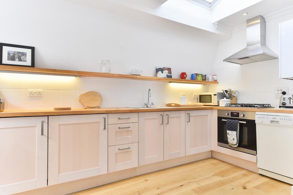 شقة لندن  في Charming Flat Near Earl'S Court Station, 4 Guests المظهر الخارجي الصورة